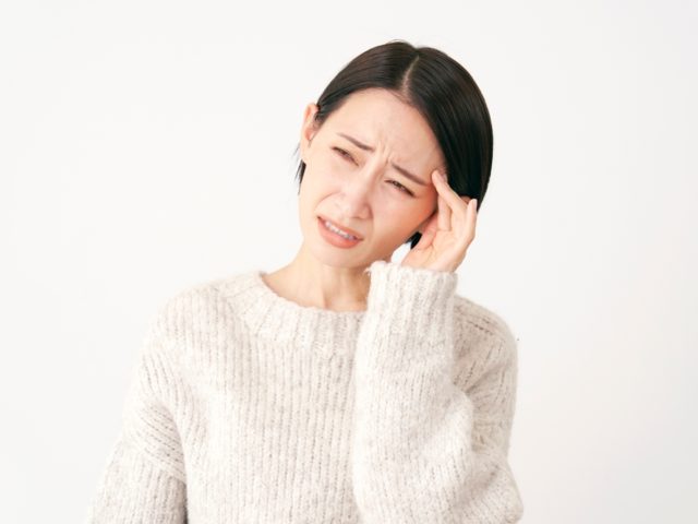片頭痛の痛みを軽減するおすすめのツボとは？刺激する際のポイント